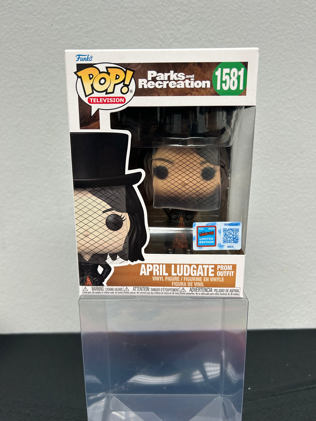 Parks and Recreation April Ludgate Prom Outfit NY Comic Con EX #1581